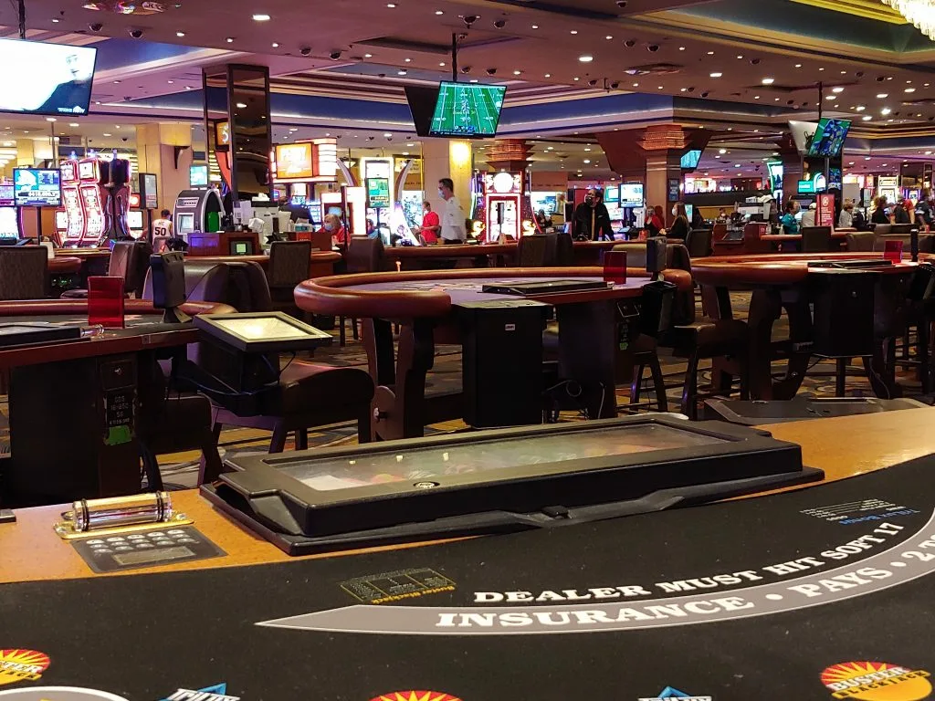 Table games at Horseshoe (Bally's) Casino