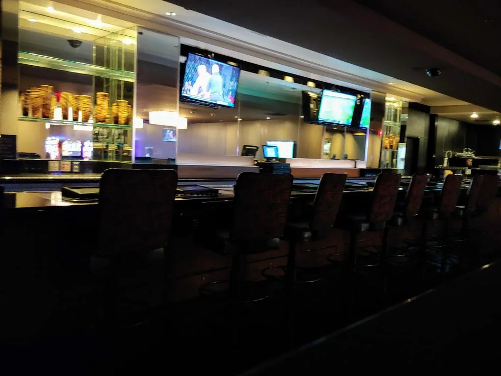 Bar at Luxor Casino